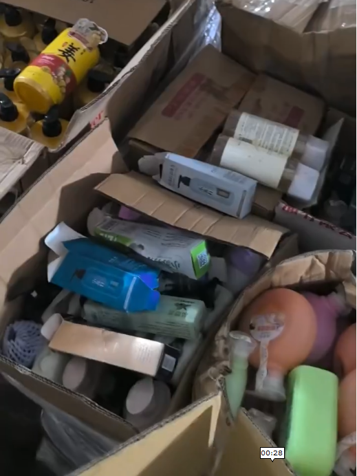 多种洗发水沐浴露