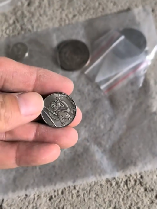 纪念币纪念勋章